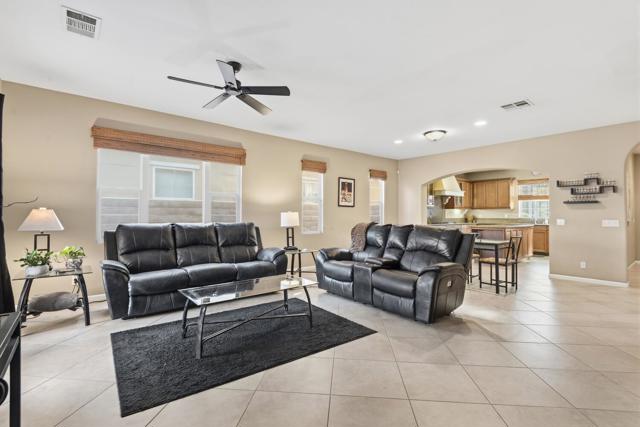 Image 3 of 27 For 653 Calle Vibrante