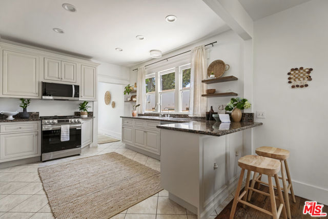 1022 N Marengo Avenue, Pasadena CA: https://media.crmls.org/mediaz/d4148f6c-d643-4b54-a6f4-e1811bd0e91e.jpg