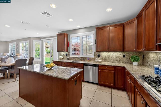 Image 17 of 60 For 6 Tullach Pl