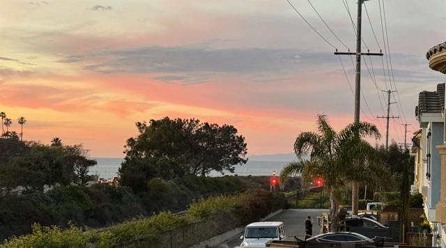 Image 41 of 45 For 417 Cedros Ave