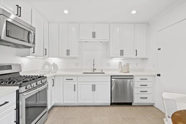 3123 Wessex Way, Redwood City CA: https://media.crmls.org/mediaz/d4153b34-76b9-4187-b01d-f220836e725c.jpg