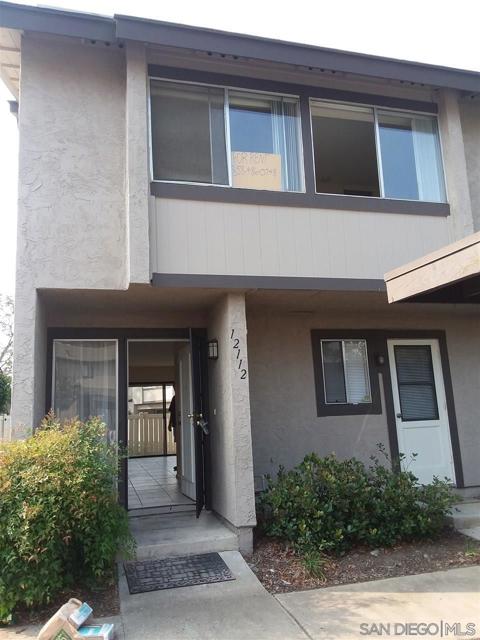 12112 Wilsey Way, Poway CA: https://media.crmls.org/mediaz/d4158553-56fa-443f-8f5f-8e39442b2010.jpg