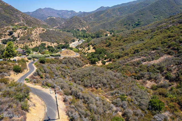 115 Carlisle Road, Westlake Village CA: https://media.crmls.org/mediaz/d4168076-1e0f-4fbb-a022-f14bf4f79cfb.jpg