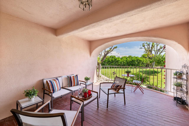 500 E Amado Road, Palm Springs CA: https://media.crmls.org/mediaz/d41726ee-ec62-4252-b775-2ca32625f8d5.jpg