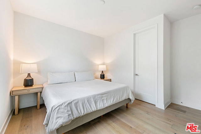 21316 Poema Place, Chatsworth CA: https://media.crmls.org/mediaz/d4174a55-8d42-4626-a0fc-9a99277e035e.jpg