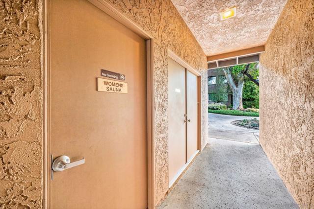 10250 Caminito Cuervo, San Diego CA: https://media.crmls.org/mediaz/d41754ee-fb87-4e91-bb5c-2b10839aa98d.jpg