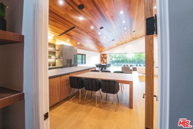 12354 Tiara Street, Valley Village CA: https://media.crmls.org/mediaz/d4178cf6-74ae-4e71-a030-827a72fd099c.jpg