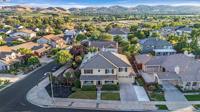 787 Barleta Ln, Livermore CA: https://media.crmls.org/mediaz/d4179194-68b4-4807-a78c-957e277fc57e.jpg