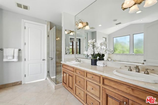 3200 Elm Avenue, Manhattan Beach, California 90266, 5 Bedrooms Bedrooms, ,4 BathroomsBathrooms,Residential,For Sale,Elm,25584821