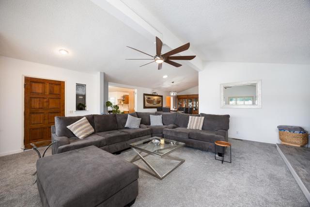 2130 Sunset Dr, Vista CA: https://media.crmls.org/mediaz/d41806c5-239d-4f0b-b294-9d1beb54aab0.jpg