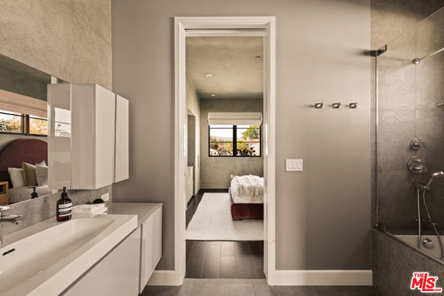 6607 Maryland Drive, Los Angeles CA: https://media.crmls.org/mediaz/d4184ce2-1ef8-4830-a64f-2a13ae10fe90.jpg