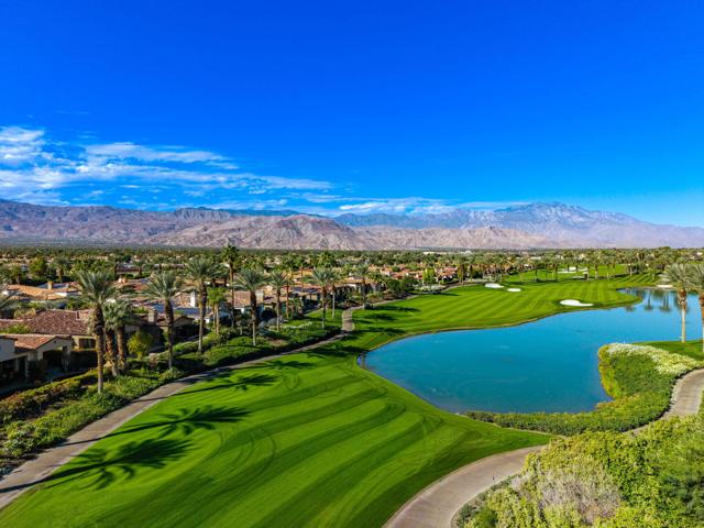 75836 Via Cortona, Indian Wells CA: https://media.crmls.org/mediaz/d4186953-1c9f-4d25-afda-2456a99e1a8d.jpg