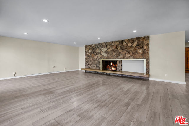 5137 Reynier Avenue, Los Angeles CA: https://media.crmls.org/mediaz/d4187816-703c-450e-99f8-adac84fa2d2a.jpg