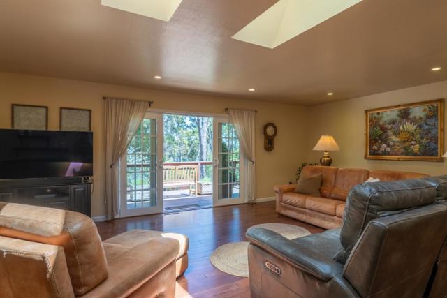 5 Wyndemere Vale, Monterey CA: https://media.crmls.org/mediaz/d4192552-8eae-4d37-a61e-c7b5bbb50a64.jpg