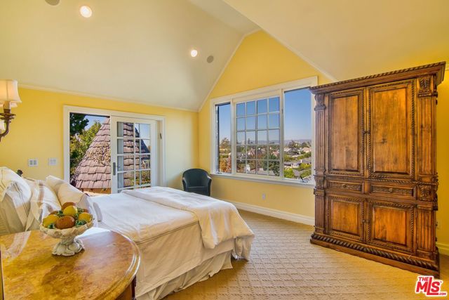 2653 PATRICIA Avenue, Los Angeles CA: https://media.crmls.org/mediaz/d41928e5-968c-48c0-b3ba-974349061eab.jpg