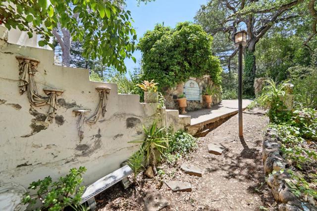 18211 Saratoga Los Gatos Road, Monte Sereno CA: https://media.crmls.org/mediaz/d419594f-9981-4241-a838-56913679e23f.jpg