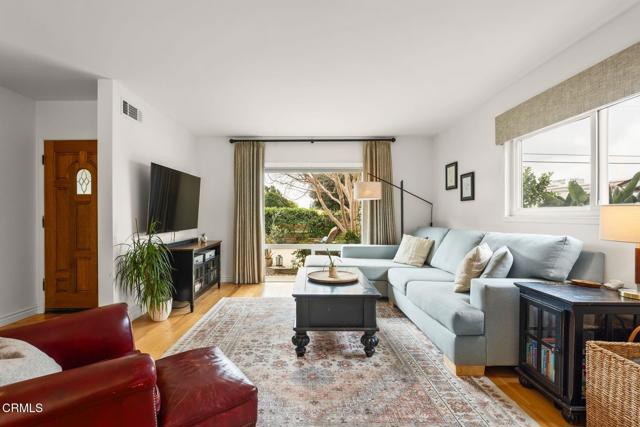 Detail Gallery Image 8 of 40 For 4725 Loma Vista Rd, Ventura,  CA 93003 - 3 Beds | 2 Baths