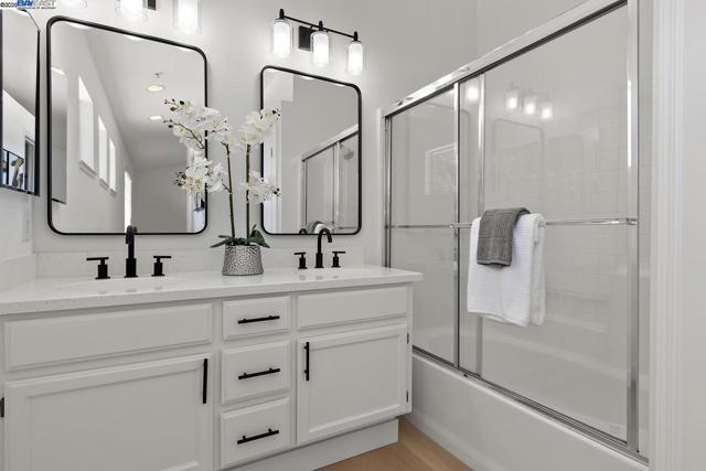 1387 Meadow Ct, Livermore CA: https://media.crmls.org/mediaz/d419d8a3-e954-4c87-951e-9413852ba912.jpg