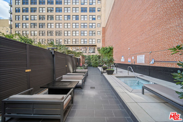 460 S Spring Street, Los Angeles CA: https://media.crmls.org/mediaz/d41a2b75-1ba6-4314-9300-7a1846a79eba.jpg