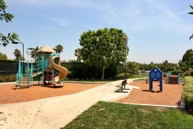 18515 Caminito Pasadero, San Diego CA: https://media.crmls.org/mediaz/d41ab9de-090e-4054-acf0-40ffe7e7dcba.jpg