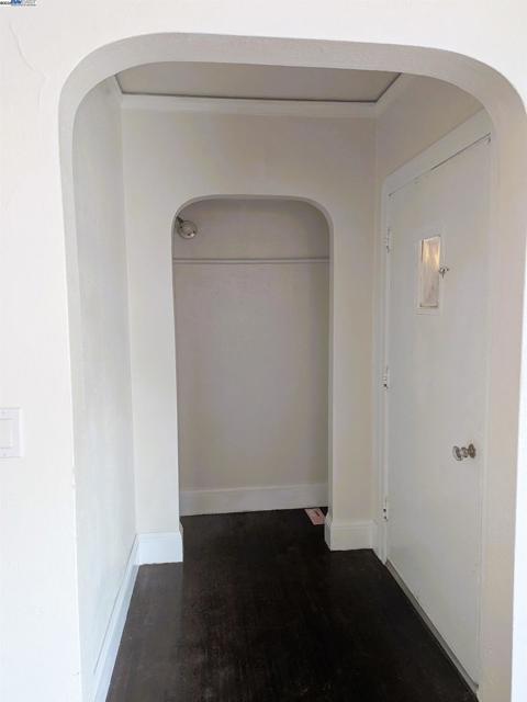 7818 Arthur St, Oakland CA: https://media.crmls.org/mediaz/d41c15c0-03fe-429c-8b91-ddad0d12bf06.jpg