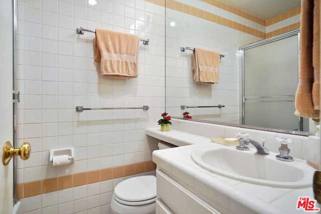 950 North KINGS Road, 221 photo 8