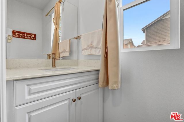 513 Heritage Valley Pkwy, Fillmore CA: https://media.crmls.org/mediaz/d41d213d-da6b-4264-b6f0-d28561d11789.jpg