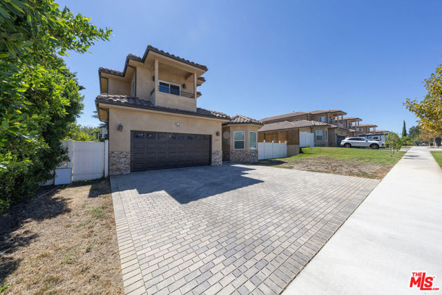13512 Vose Street photo 3