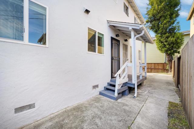 7876 Bancroft Avenue, Oakland CA: https://media.crmls.org/mediaz/d41d3b2b-1131-4008-98f8-a9e6e22f229f.jpg
