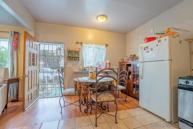 1839 20th St, Los Angeles, California 90007, 2 Bedrooms Bedrooms, ,1 BathroomBathrooms,Single Family Residence,For Sale,20th St,240023951SD