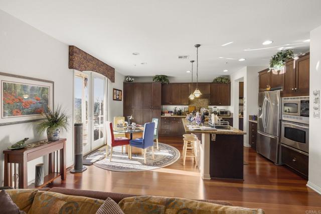 Detail Gallery Image 10 of 34 For 10353 Pinion, Escondido,  CA 92026 - 5 Beds | 4/1 Baths