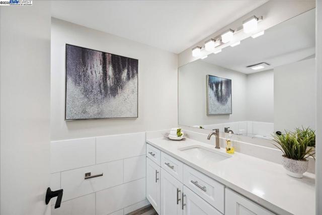 325 Bollinger Estates Ct, San Ramon CA: https://media.crmls.org/mediaz/d41e7ead-4544-4a6d-b1ce-ecc10f9e81a9.jpg