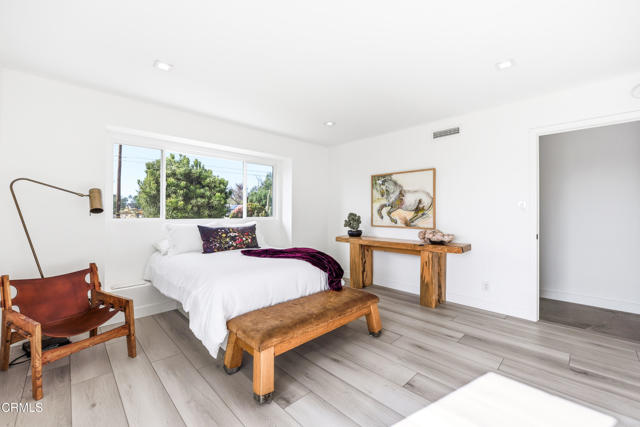 34 Vientos Road, Camarillo CA: https://media.crmls.org/mediaz/d41ea627-a771-45d9-9ce8-759db51bc921.jpg