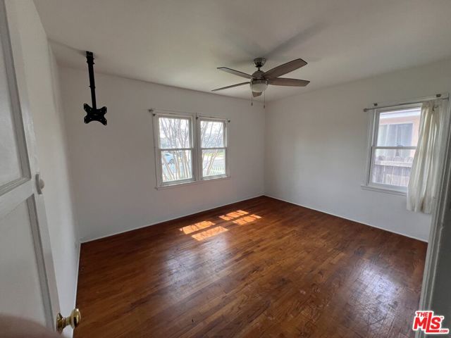5037 W 126th Street, Hawthorne CA: https://media.crmls.org/mediaz/d420648a-6212-4c2f-935c-bdbbc4aed54e.jpg
