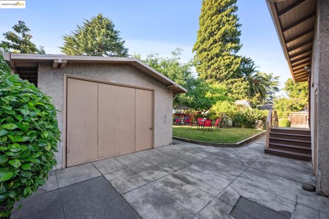 148 Estabrook, San Leandro CA: https://media.crmls.org/mediaz/d420ff85-8152-448c-81da-53f955797ab4.jpg