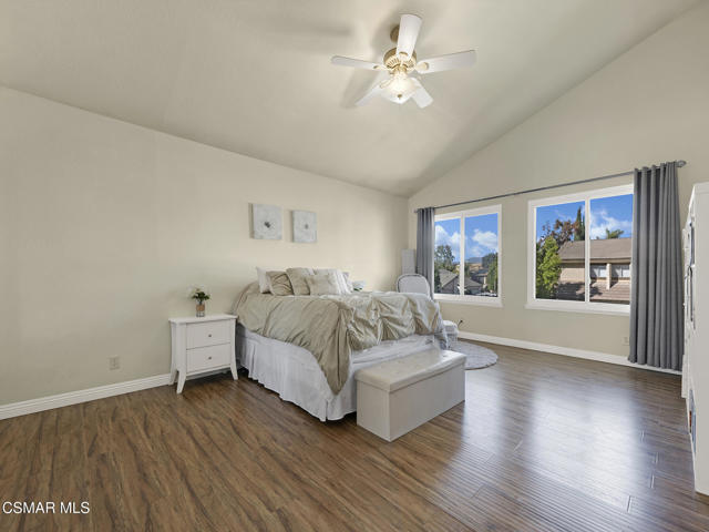 190 Donegal Avenue, Newbury Park CA: https://media.crmls.org/mediaz/d4217e85-d0a9-477f-b69b-f8a99aa8c2c1.jpg