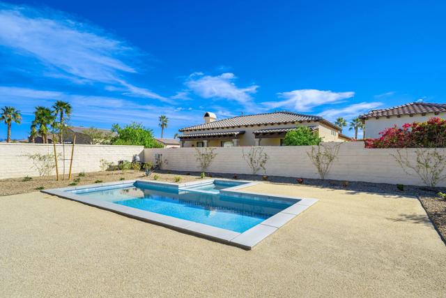57685 Cherrywood Place, La Quinta CA: https://media.crmls.org/mediaz/d4218545-78e8-423b-bd46-0a673c8d931c.jpg