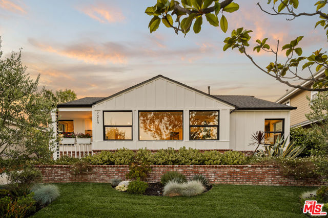 7219 Dunfield Avenue, Los Angeles CA: https://media.crmls.org/mediaz/d42258fd-8bb3-4828-b76f-a83db61f1567.jpg