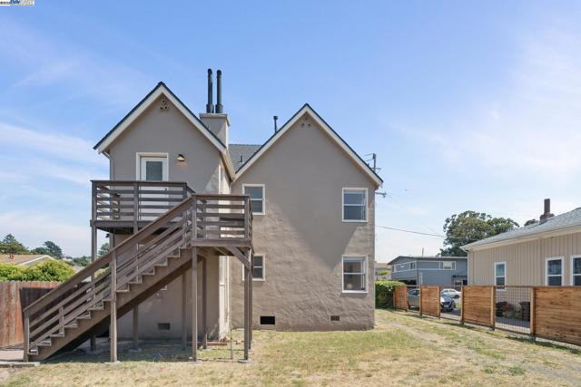 2200 Peach St, Pinole CA: https://media.crmls.org/mediaz/d422682d-db79-4bc3-8d17-6a6723ab060a.jpg
