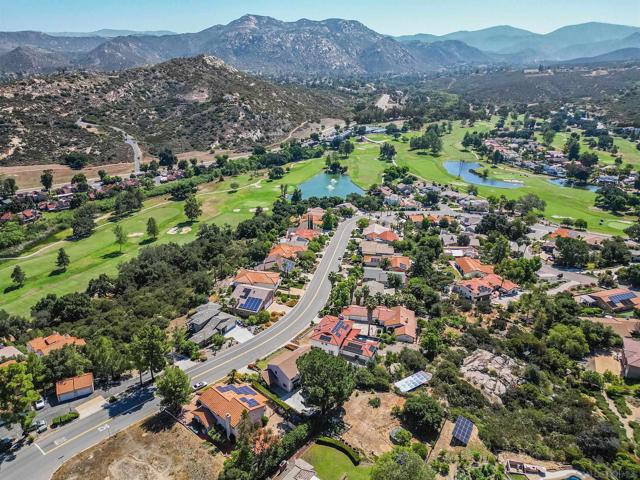 15549 Vista Vicente Dr, Ramona CA: https://media.crmls.org/mediaz/d422d960-b9dc-4d8e-93e8-9d39f474f3f3.jpg
