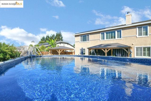 596 Toscanna Court, Brentwood CA: https://media.crmls.org/mediaz/d4233151-a173-42f1-8127-346217346447.jpg