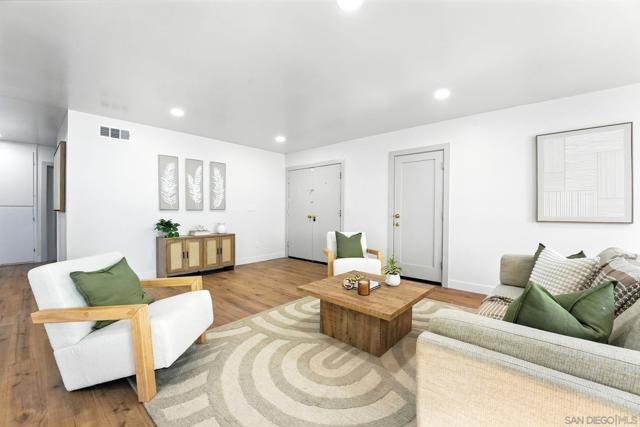 9058 Inverness Rd, Santee CA: https://media.crmls.org/mediaz/d4238c71-3e42-4974-9375-6847dad08616.jpg