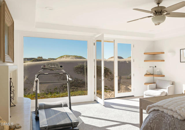 1571 Mandalay Beach Road, Oxnard CA: https://media.crmls.org/mediaz/d42455ca-815e-4643-8880-4c82d403417b.jpg