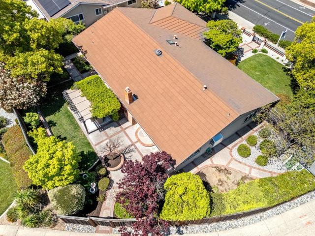 16100 Shannon Road, Los Gatos CA: https://media.crmls.org/mediaz/d424685a-6b6a-455c-939a-4cdba152d525.jpg
