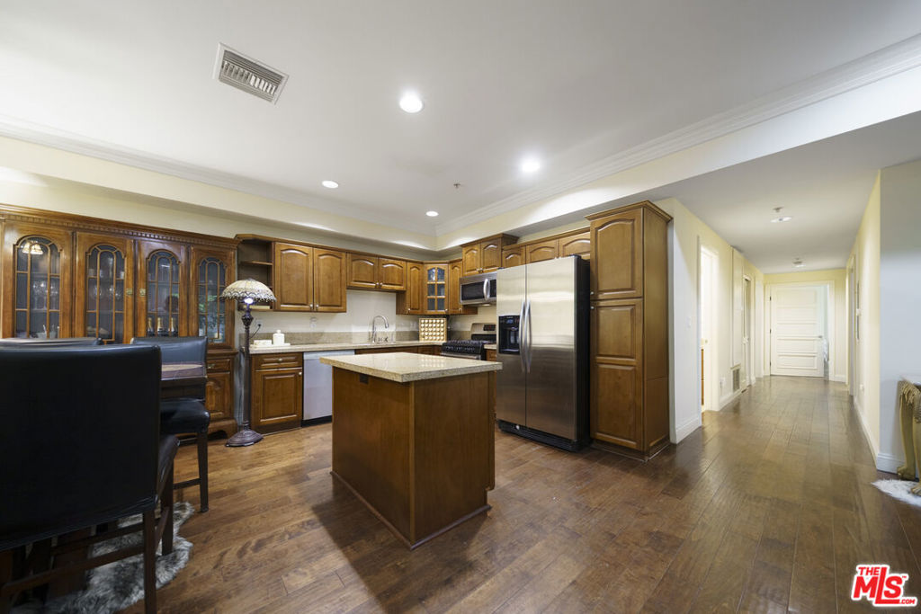 440 S Occidental Boulevard #204