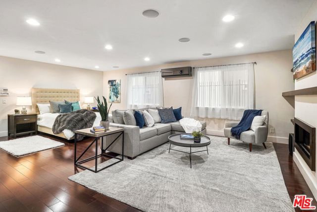 3 Bed Home for Sale in Los Angeles, California