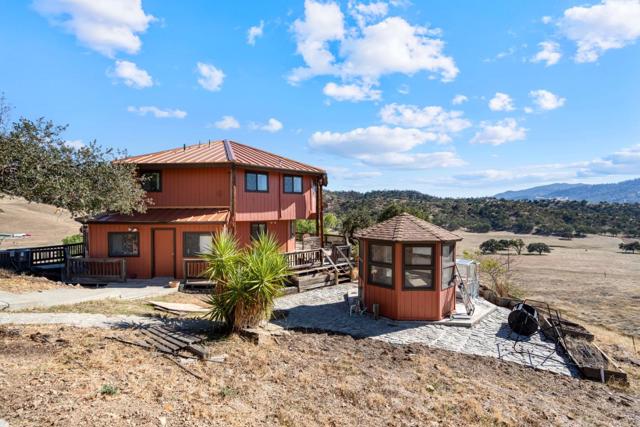 20101 Panoche Road, Paicines CA: https://media.crmls.org/mediaz/d425019e-926e-4782-8c41-4d892573641b.jpg