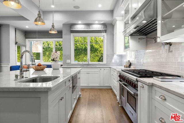 5 Bed Home for Sale in Los Angeles, California