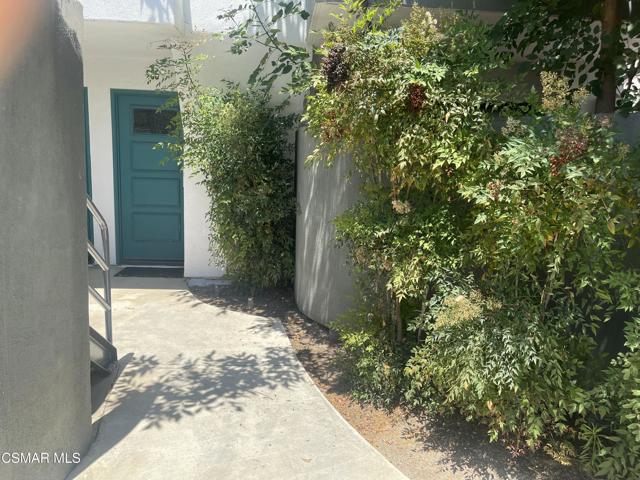 2506 Chandler Avenue, Simi Valley CA: https://media.crmls.org/mediaz/d425746b-2fb8-4ffb-adcb-aba3577683e6.jpg