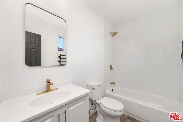 672 E 119th Street, Los Angeles CA: https://media.crmls.org/mediaz/d4269187-552d-40f0-99e4-c97b0afdf1d3.jpg